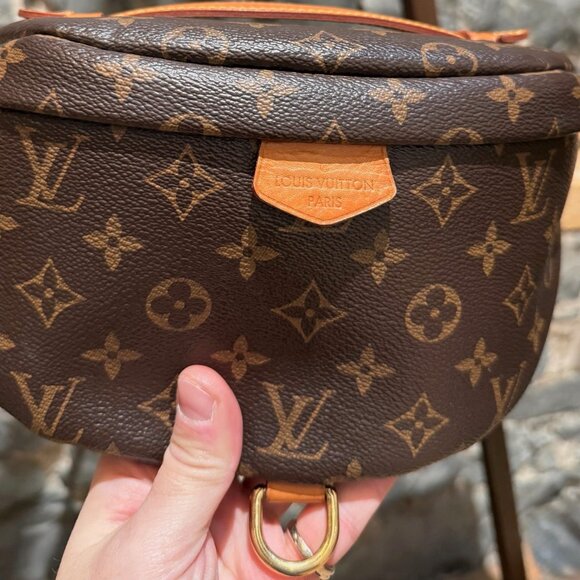 Louis Vuitton 2019 Brown Monogram Bum Bag - Picture 3 of 15